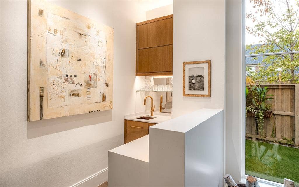 Wet bar with 400 bottle temperature controlled wine cellar