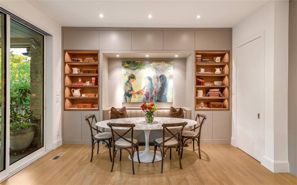 Built-in banquette