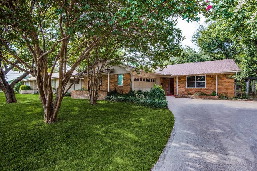 Property photo for 2131 Onetta Drive, Irving, TX