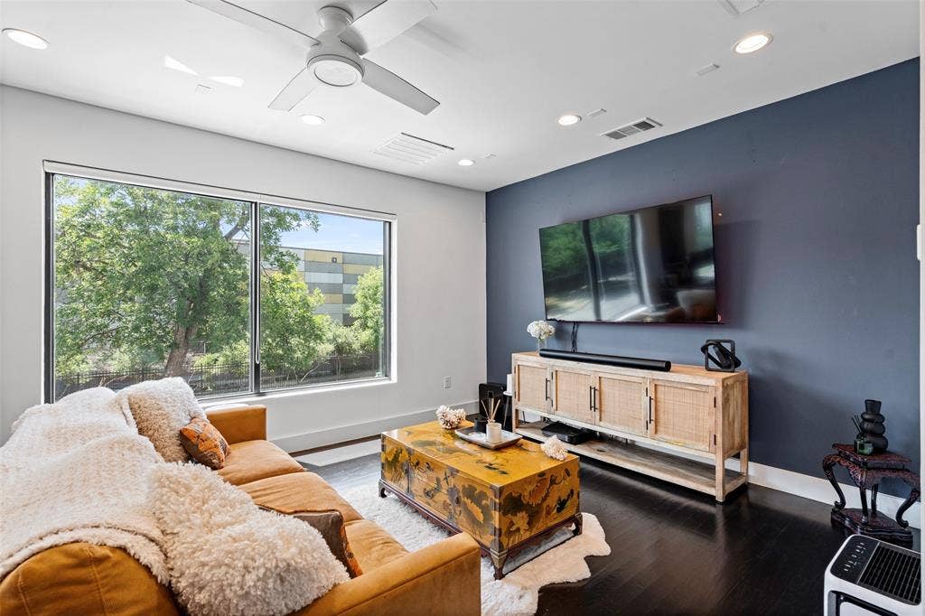 4587 Virginia Avenue, Dallas, TX 75204