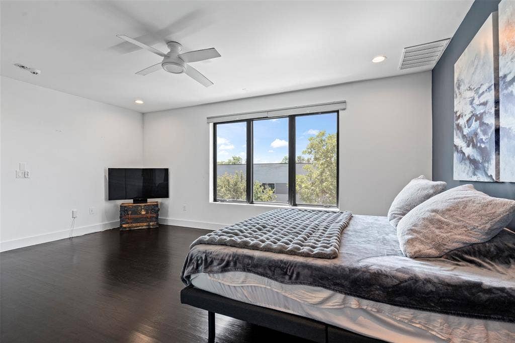 4587 Virginia Avenue, Dallas, TX 75204