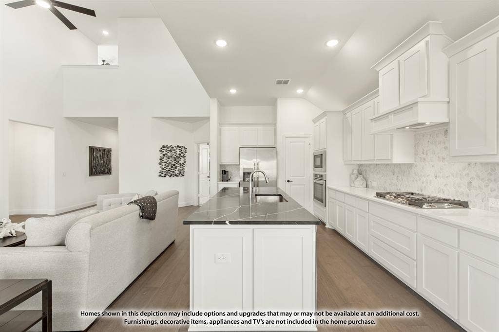 528 Sanctuary Drive, Waxahachie, TX 75165 528 Sanctuary Drive, Waxahachie, TX 75165