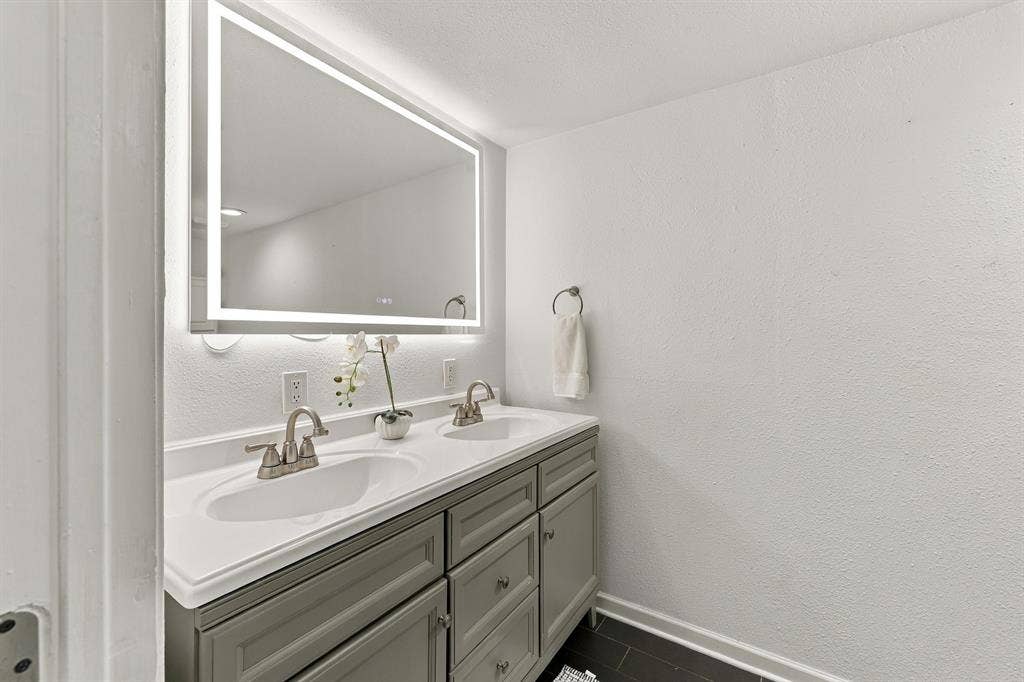 346 Classen Drive, Dallas, TX 75218 346 Classen Drive, Dallas, TX 75218