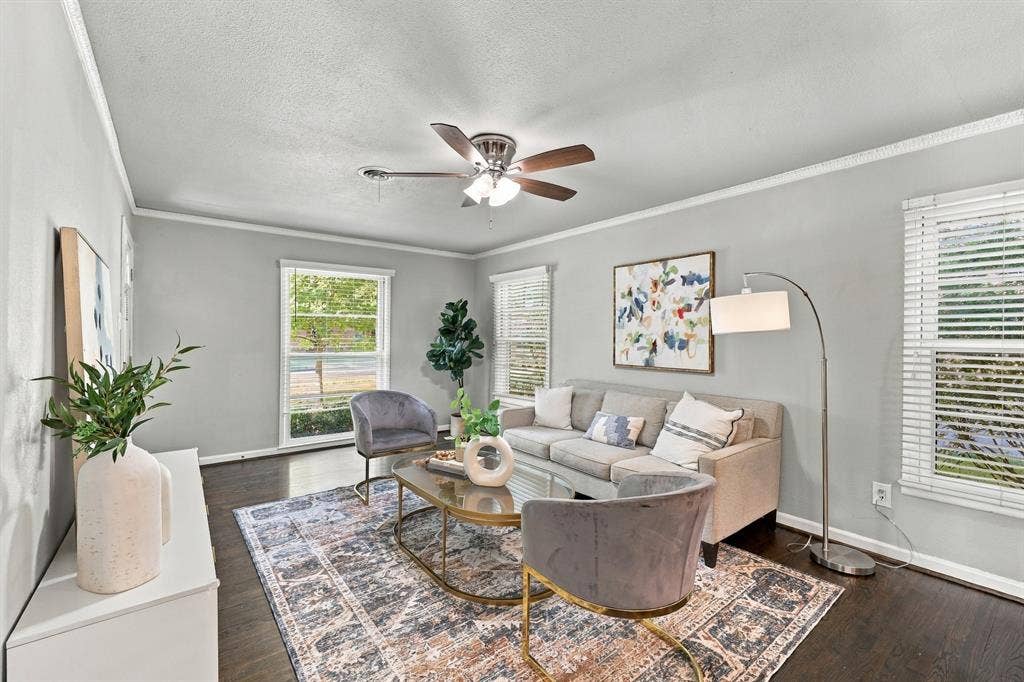 346 Classen Drive, Dallas, TX 75218 346 Classen Drive, Dallas, TX 75218