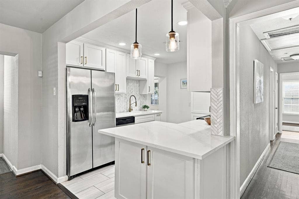 346 Classen Drive, Dallas, TX 75218 346 Classen Drive, Dallas, TX 75218