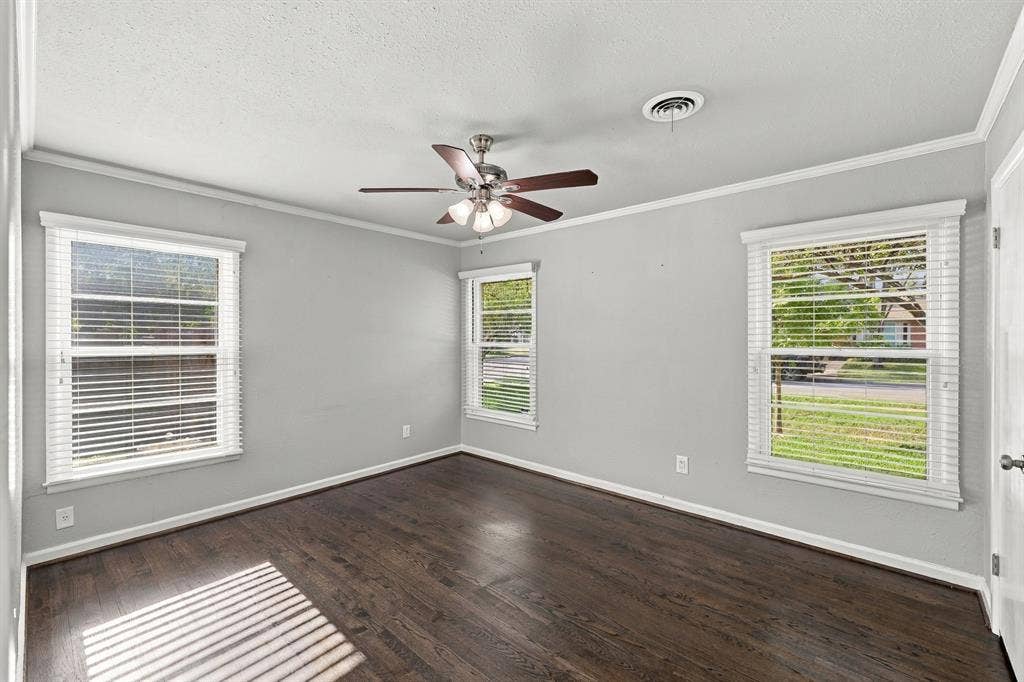 346 Classen Drive, Dallas, TX 75218 346 Classen Drive, Dallas, TX 75218
