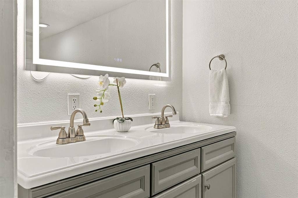 346 Classen Drive, Dallas, TX 75218 346 Classen Drive, Dallas, TX 75218
