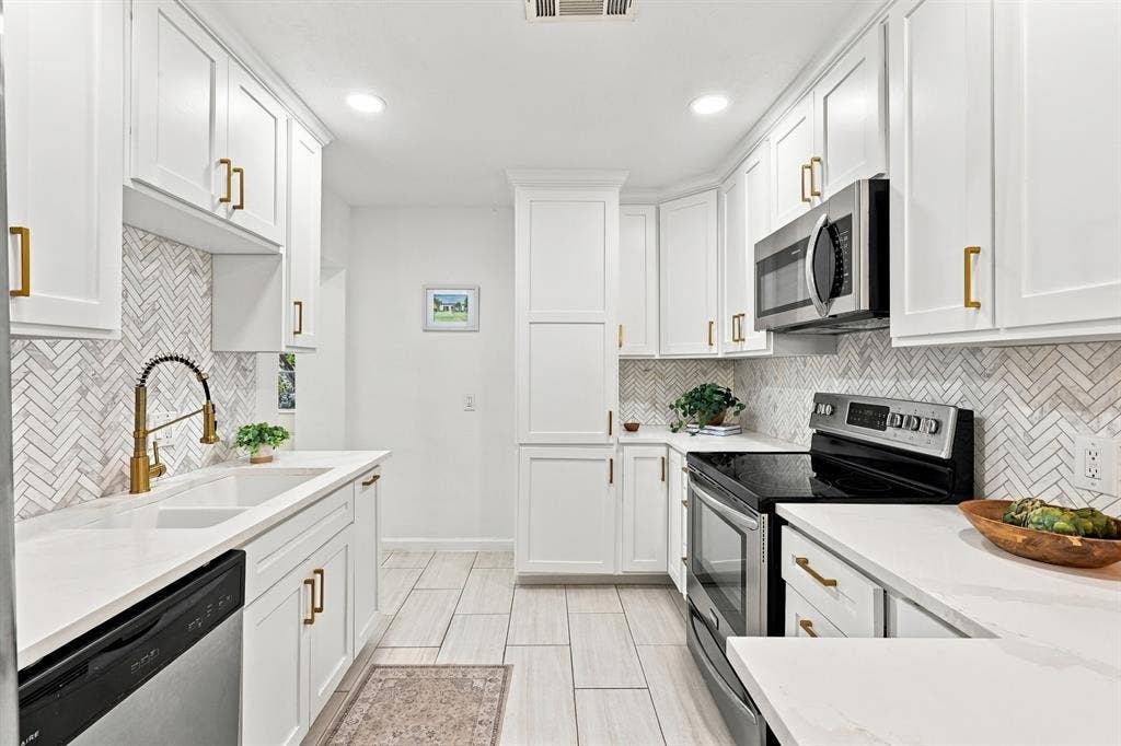 346 Classen Drive, Dallas, TX 75218 346 Classen Drive, Dallas, TX 75218