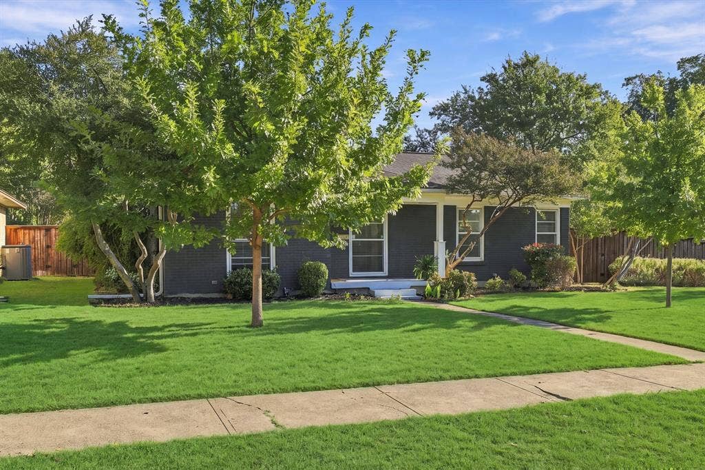 346 Classen Drive, Dallas, TX 75218 346 Classen Drive, Dallas, TX 75218