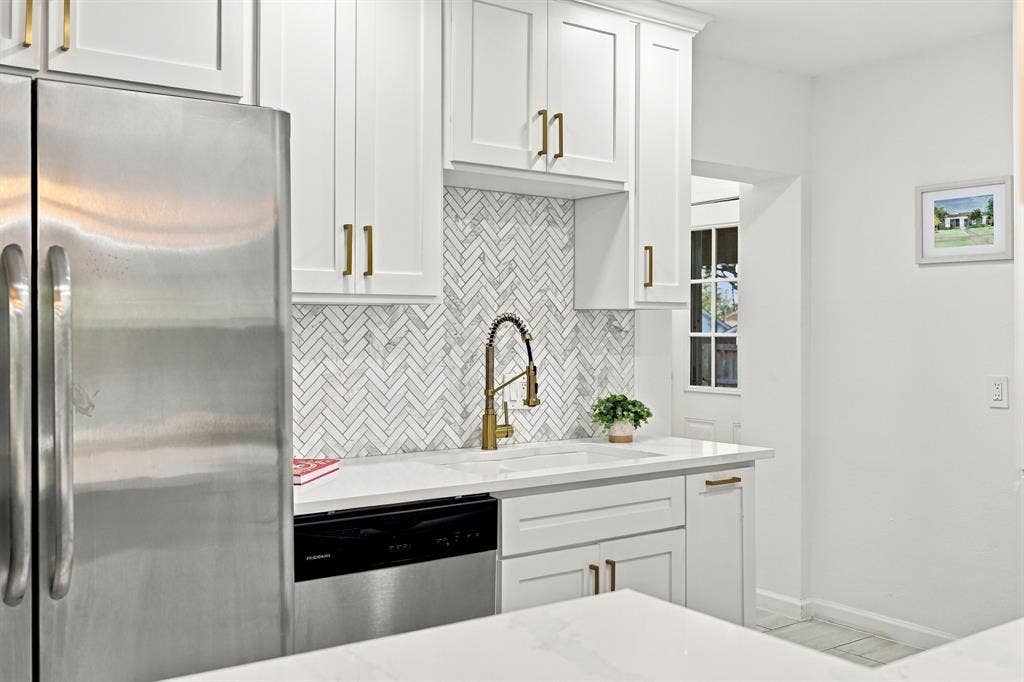 346 Classen Drive, Dallas, TX 75218 346 Classen Drive, Dallas, TX 75218