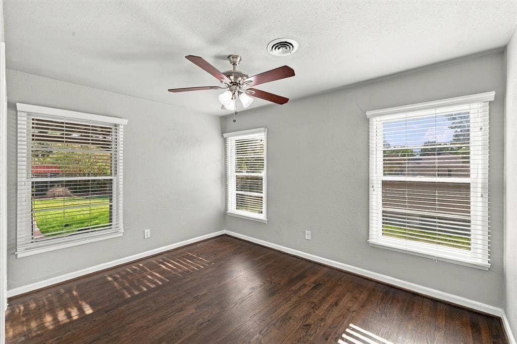 346 Classen Drive, Dallas, TX 75218 346 Classen Drive, Dallas, TX 75218