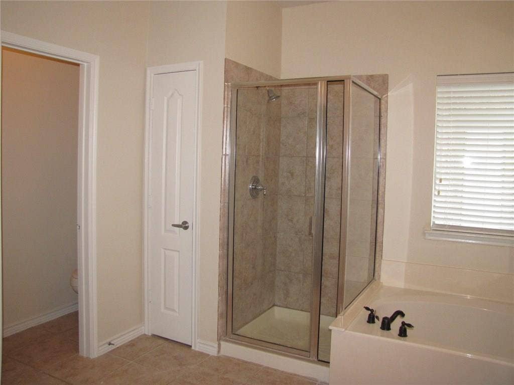 5890 Grosseto Drive, Frisco, TX 75034 5890 Grosseto Drive, Frisco, TX 75034