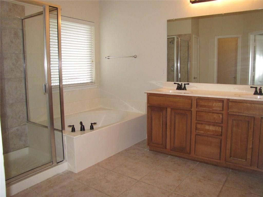 5890 Grosseto Drive, Frisco, TX 75034 5890 Grosseto Drive, Frisco, TX 75034