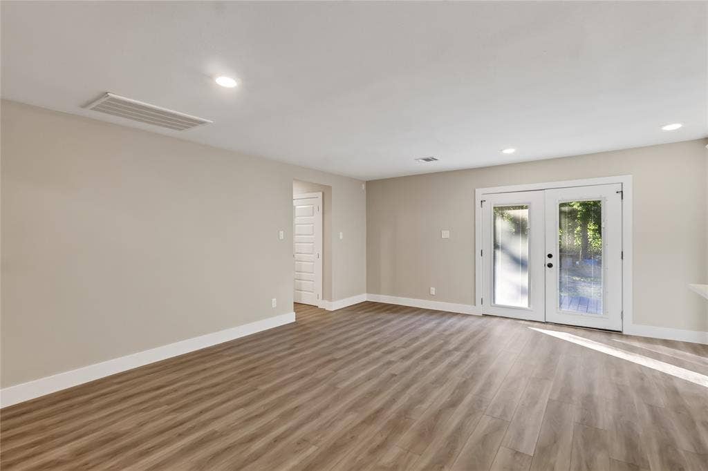209 W 9th Street, Kemp, TX 75143 209 W 9th Street, Kemp, TX 75143