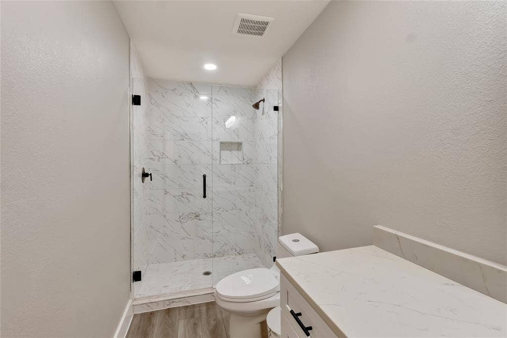 209 W 9th Street, Kemp, TX 75143 209 W 9th Street, Kemp, TX 75143