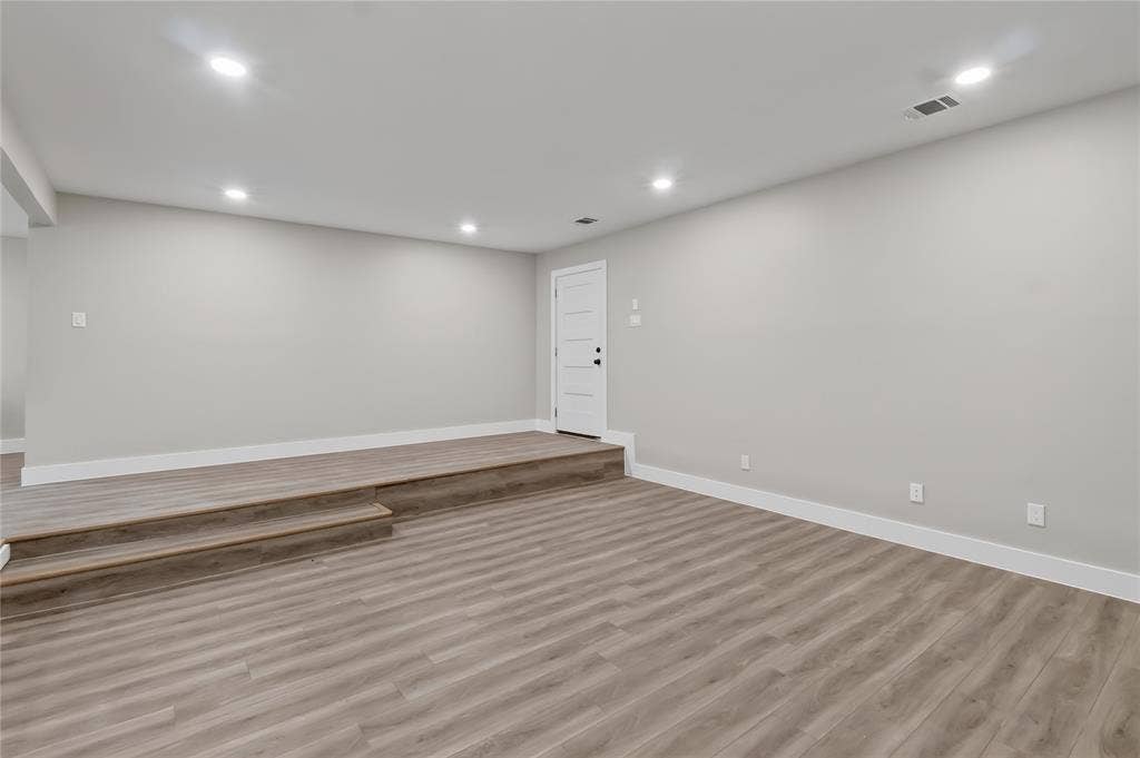 209 W 9th Street, Kemp, TX 75143 209 W 9th Street, Kemp, TX 75143