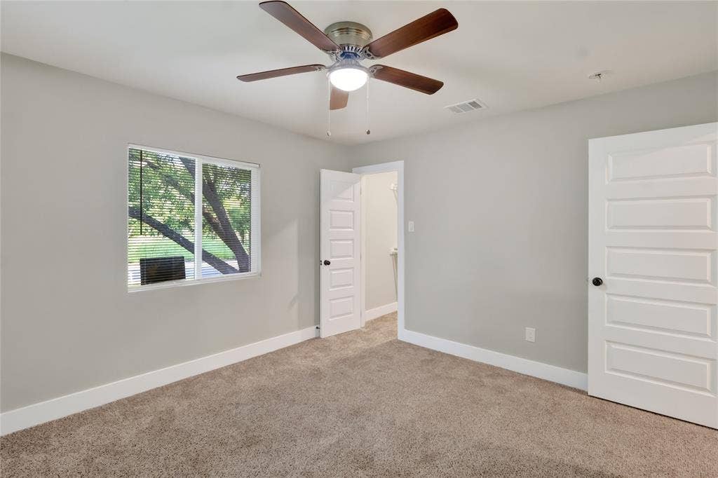 209 W 9th Street, Kemp, TX 75143 209 W 9th Street, Kemp, TX 75143