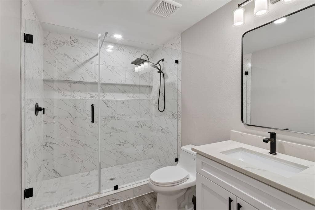 209 W 9th Street, Kemp, TX 75143 209 W 9th Street, Kemp, TX 75143