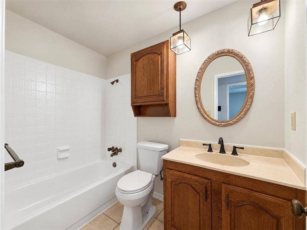 1226 Sequoia Drive, DeSoto, TX 75115 1226 Sequoia Drive, DeSoto, TX 75115