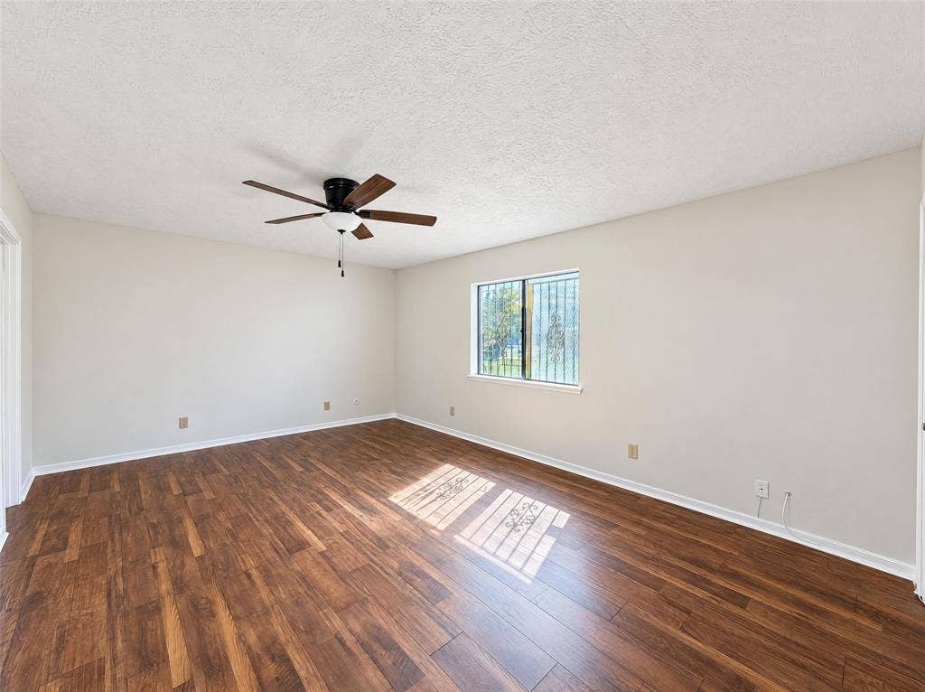 1226 Sequoia Drive, DeSoto, TX 75115 1226 Sequoia Drive, DeSoto, TX 75115
