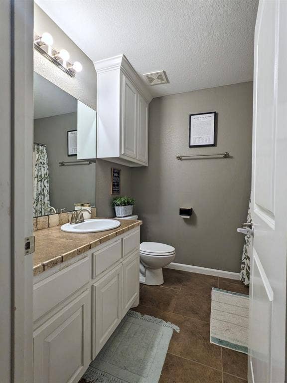 916 Winding Road, Granbury, TX 76049 916 Winding Road, Granbury, TX 76049
