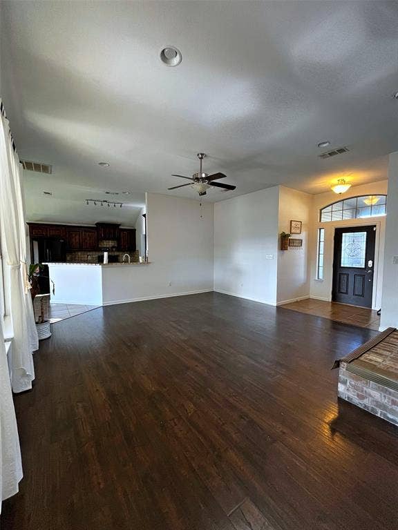 916 Winding Road, Granbury, TX 76049 916 Winding Road, Granbury, TX 76049