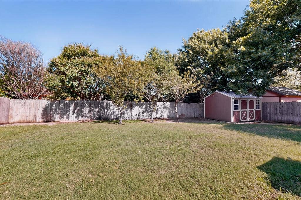 317 Sagebrush Lane, Waxahachie, TX 75165 317 Sagebrush Lane, Waxahachie, TX 75165