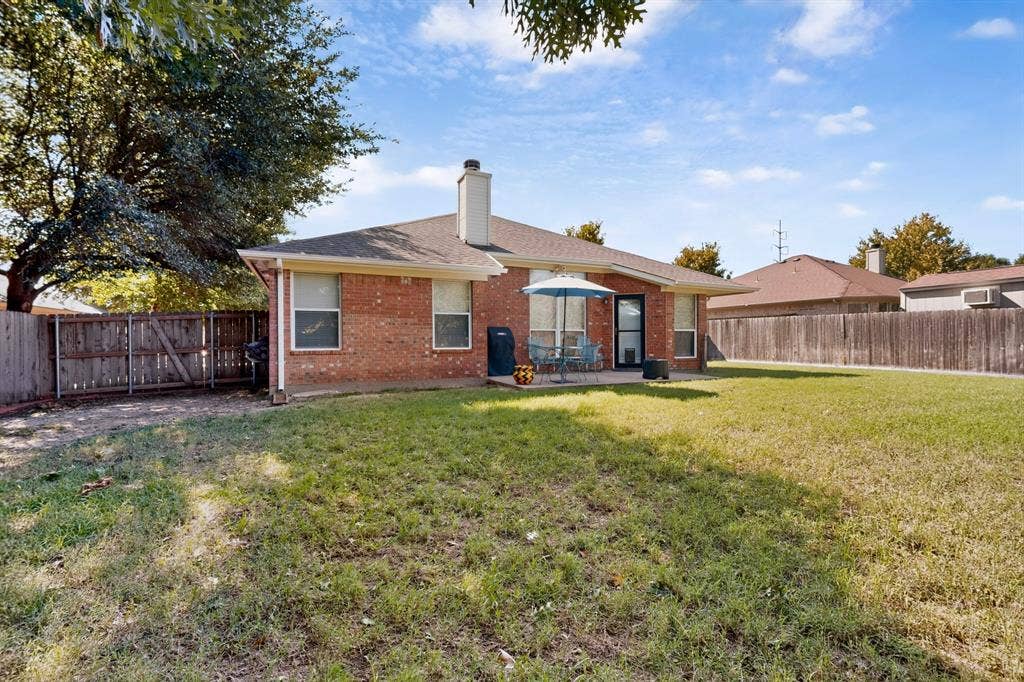 317 Sagebrush Lane, Waxahachie, TX 75165 317 Sagebrush Lane, Waxahachie, TX 75165