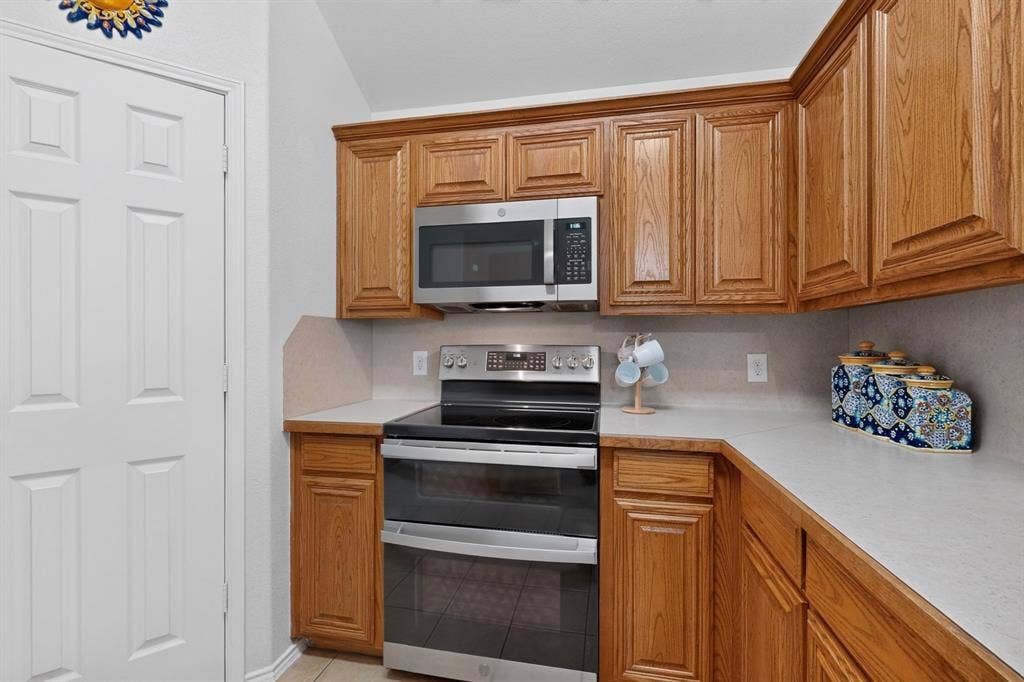 317 Sagebrush Lane, Waxahachie, TX 75165 317 Sagebrush Lane, Waxahachie, TX 75165