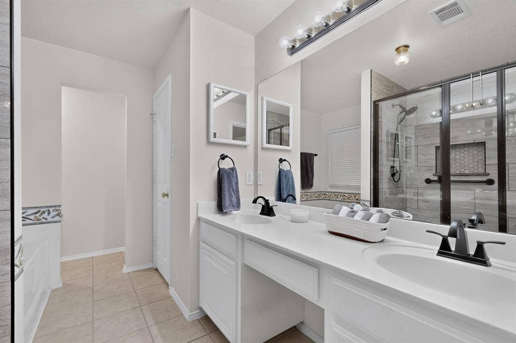 317 Sagebrush Lane, Waxahachie, TX 75165 317 Sagebrush Lane, Waxahachie, TX 75165