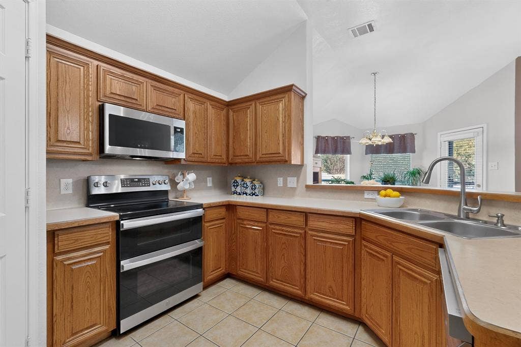 317 Sagebrush Lane, Waxahachie, TX 75165 317 Sagebrush Lane, Waxahachie, TX 75165