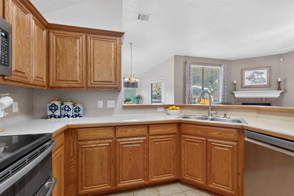 317 Sagebrush Lane, Waxahachie, TX 75165 317 Sagebrush Lane, Waxahachie, TX 75165