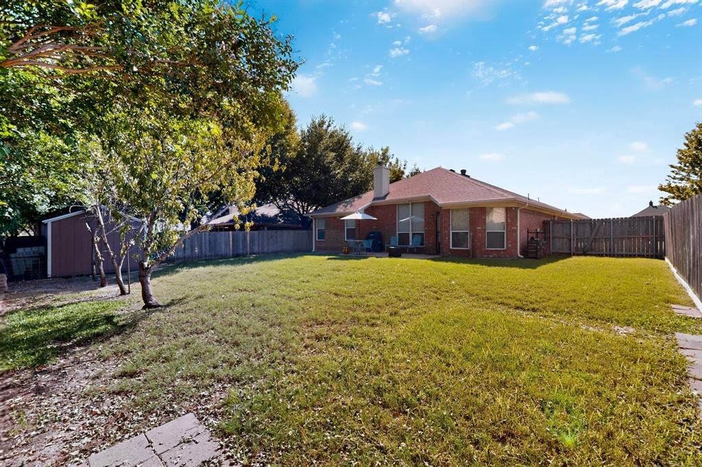 317 Sagebrush Lane, Waxahachie, TX 75165 317 Sagebrush Lane, Waxahachie, TX 75165