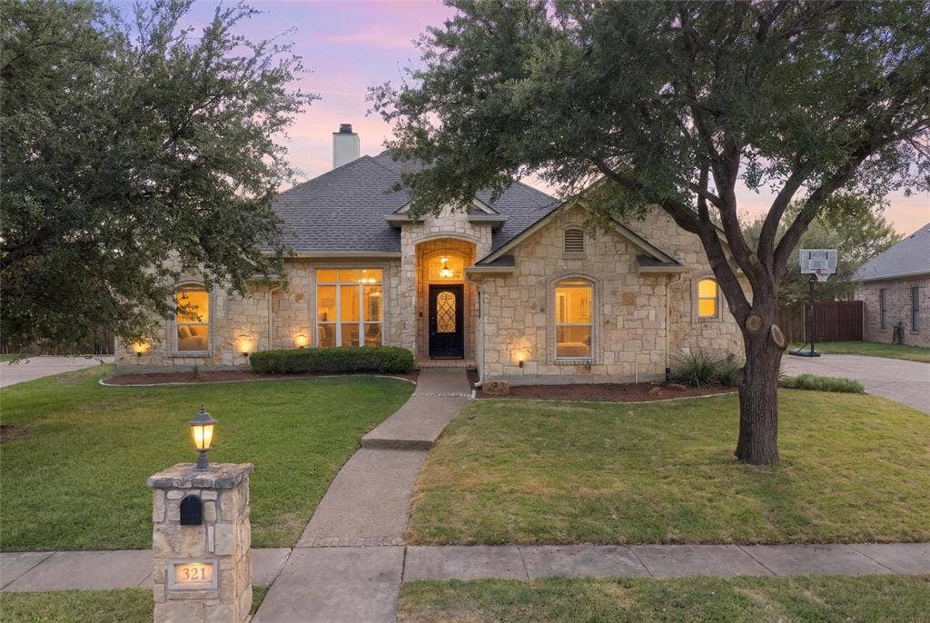 321 Canterbury Road, Waco, TX 76712