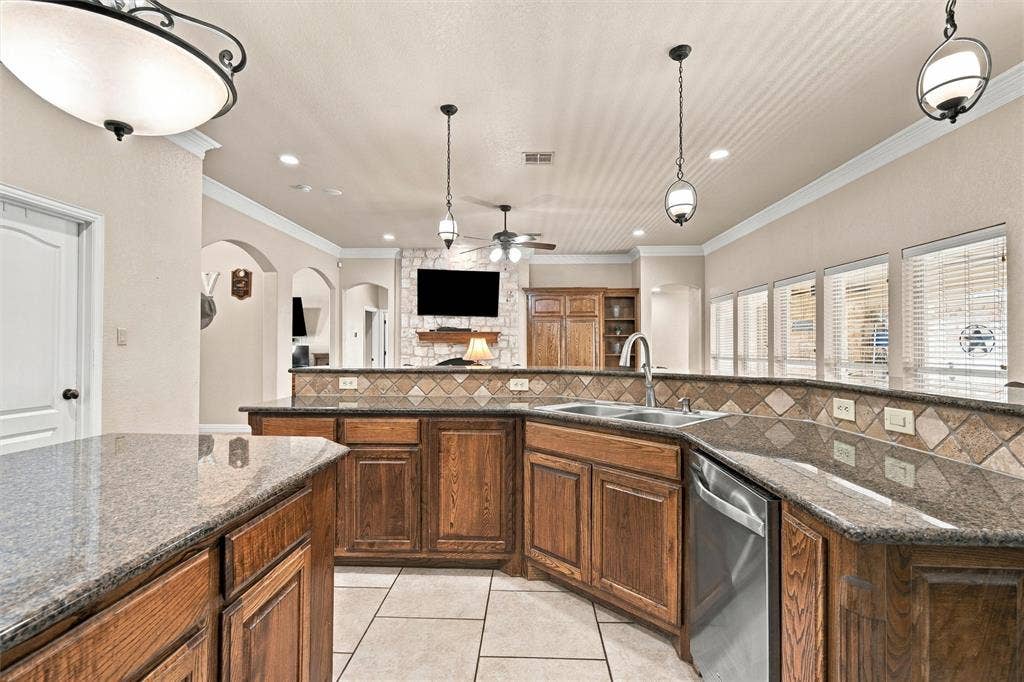 321 Canterbury Road, Waco, TX 76712