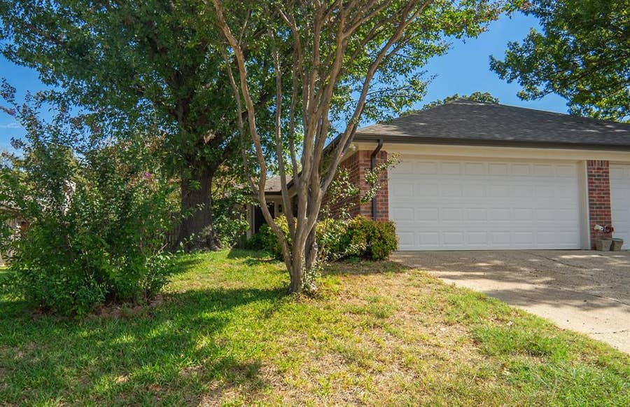 Property photo for 6618 Parkview Lane, North Richland Hills, TX