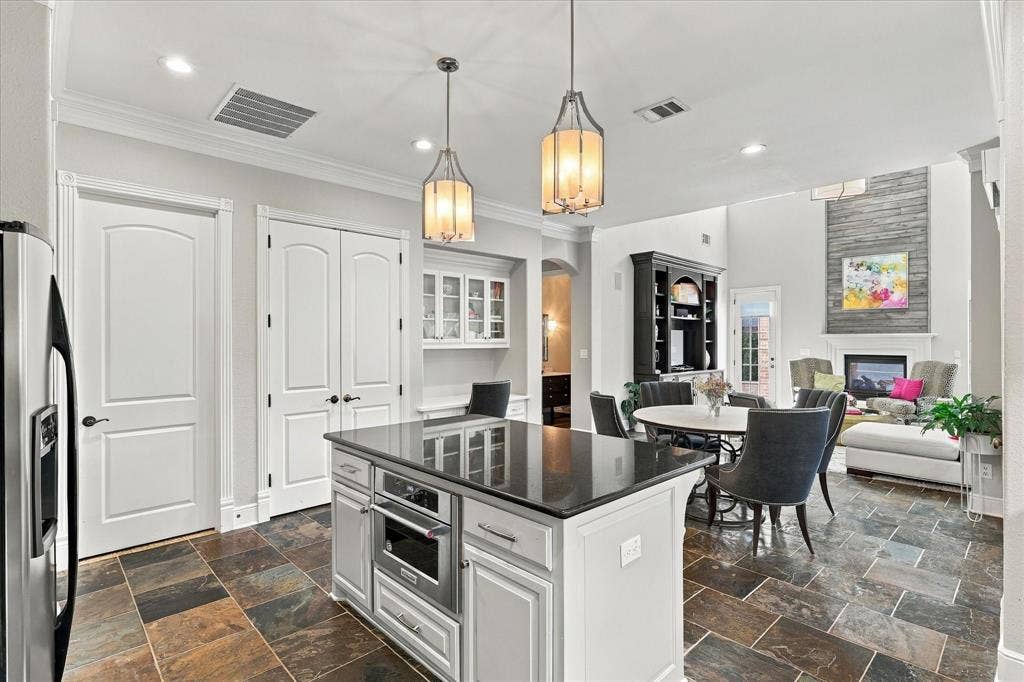 2717 Enid Drive, Plano, TX 75093 2717 Enid Drive, Plano, TX 75093