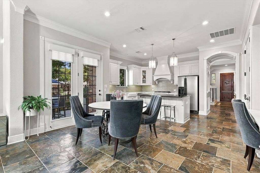 2717 Enid Drive, Plano, TX 75093 2717 Enid Drive, Plano, TX 75093