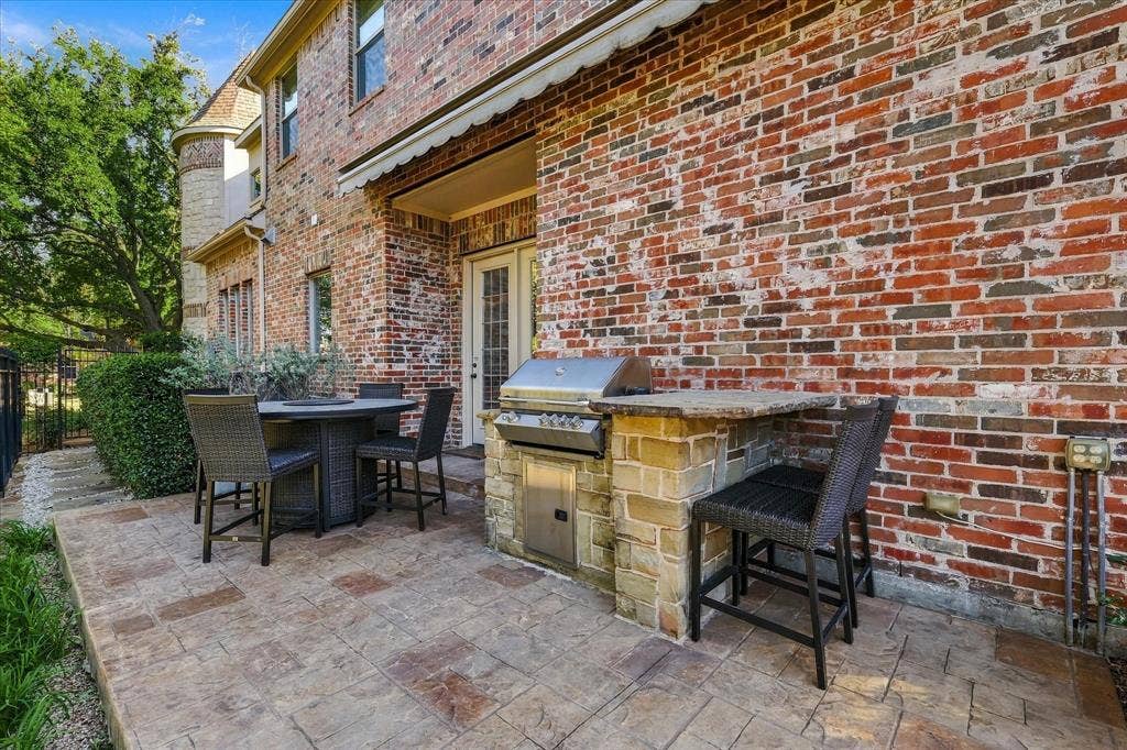 2717 Enid Drive, Plano, TX 75093 2717 Enid Drive, Plano, TX 75093