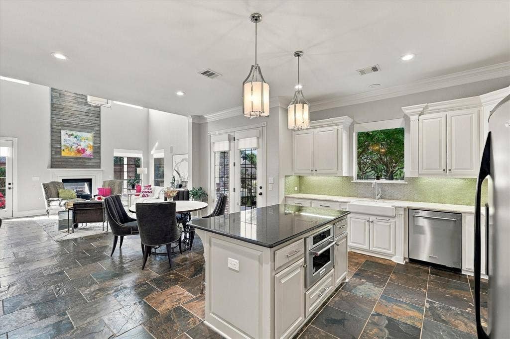 2717 Enid Drive, Plano, TX 75093 2717 Enid Drive, Plano, TX 75093