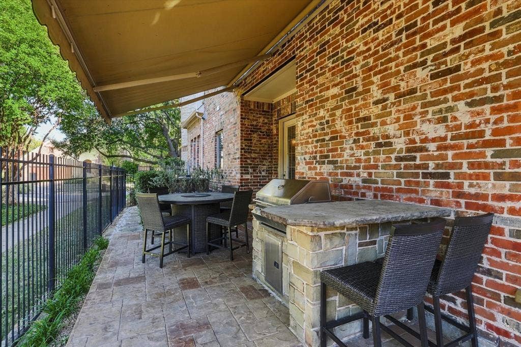 2717 Enid Drive, Plano, TX 75093 2717 Enid Drive, Plano, TX 75093