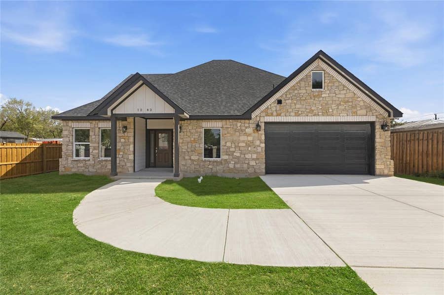 Property photo for 1242 Seminole Drive, Dallas, TX