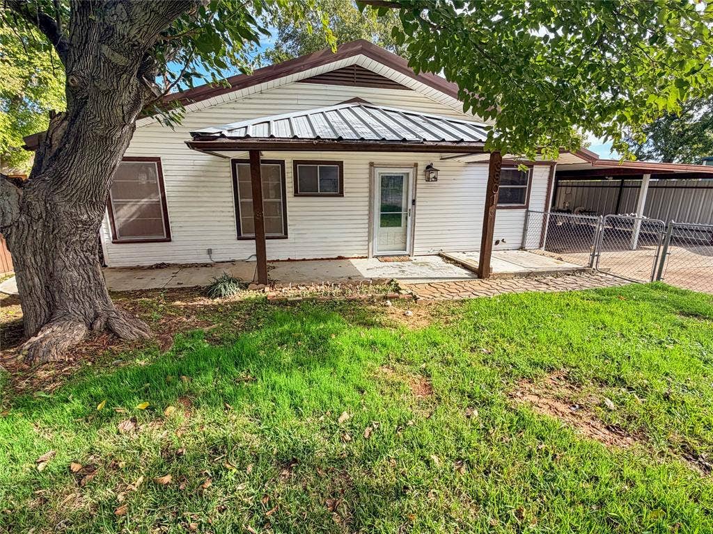 3901 Greenbrook Street, Granbury, TX 76048