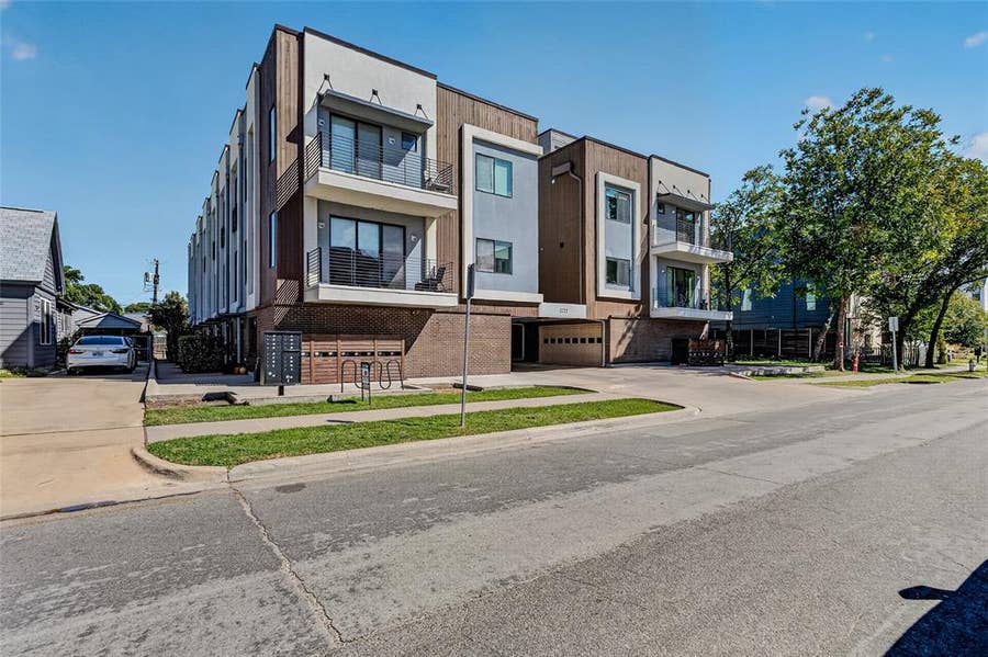 Property photo for 2222 Moser Avenue, #105, Dallas, TX