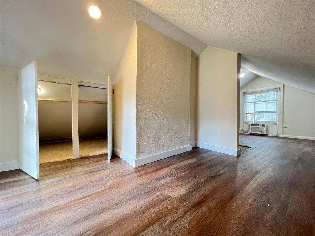 218 N Windomere, #C, Dallas, TX 75208 218 N Windomere, #C, Dallas, TX 75208