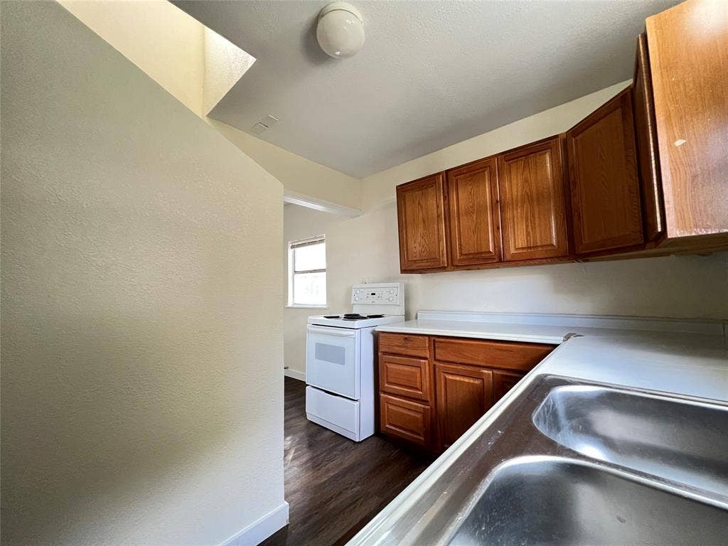 218 N Windomere, #C, Dallas, TX 75208 218 N Windomere, #C, Dallas, TX 75208