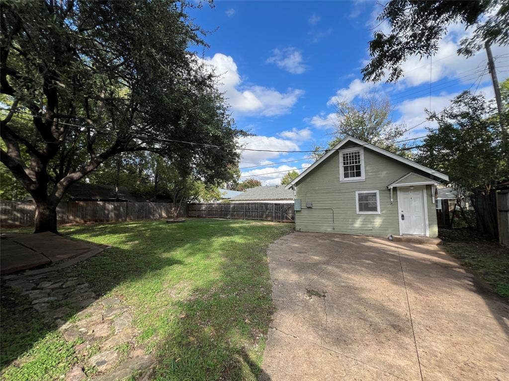 218 N Windomere, #C, Dallas, TX 75208 218 N Windomere, #C, Dallas, TX 75208