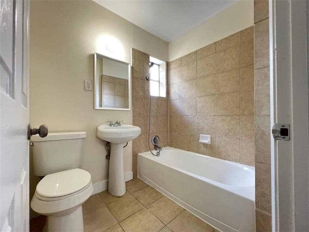 218 N Windomere, #C, Dallas, TX 75208 218 N Windomere, #C, Dallas, TX 75208