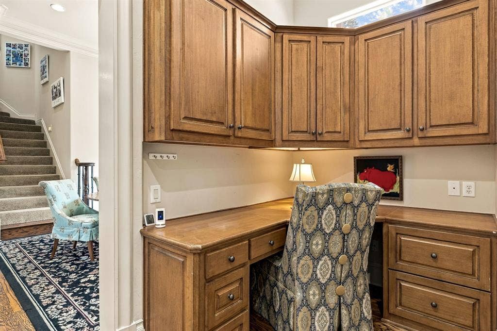 Built-in Desk Area off Kitchen