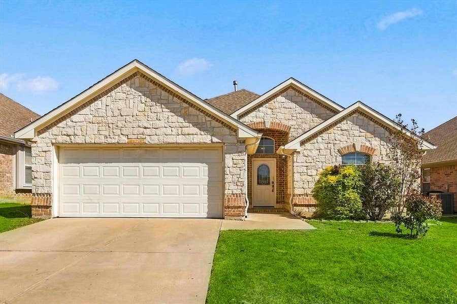 Property photo for 8600 Western Meadows Drive, Fort Worth, TX
